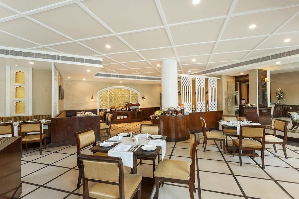 La Place Sarovar Portico Lucknow 40/55