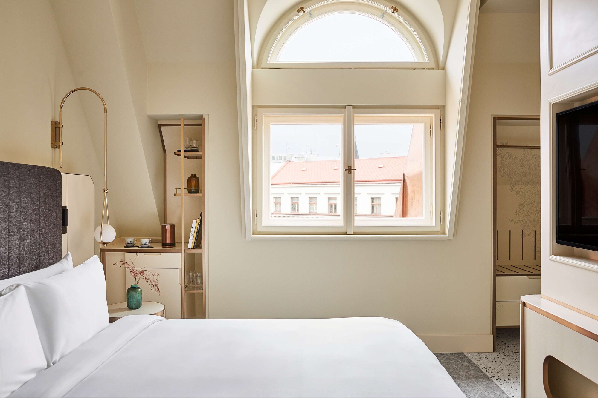 غرفة ديلوكس بسرير كينج، Andaz Prague 3/6