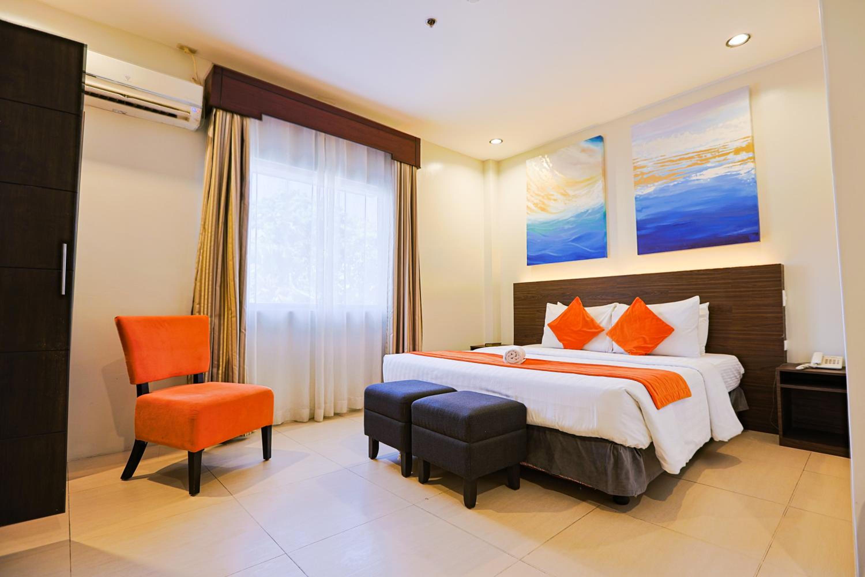 Deluxe, Double Bed