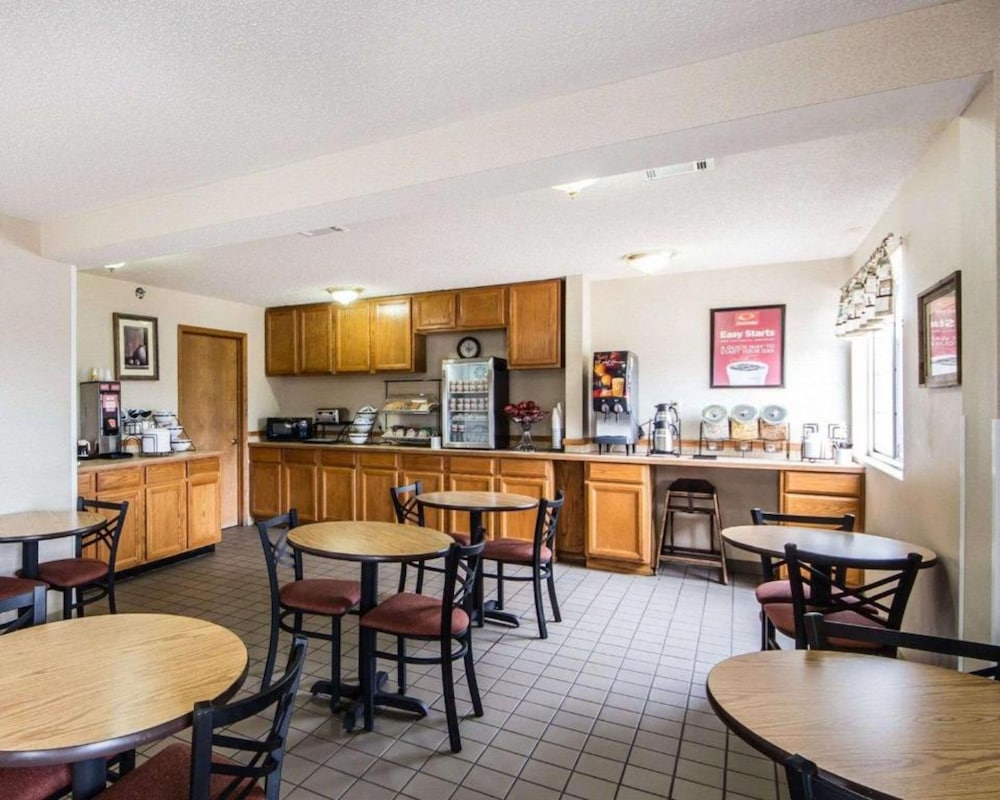 Baymont by Wyndham Blackwell I-35 52/71