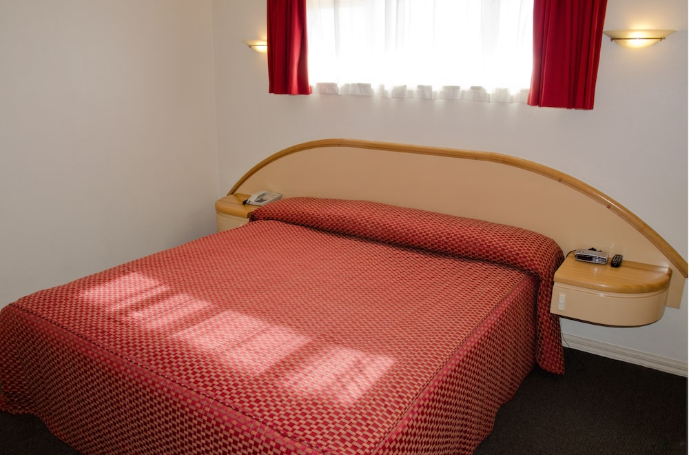 2 Bedrooms, Suite, 1 Double and 3 Single Beds, Ocean View