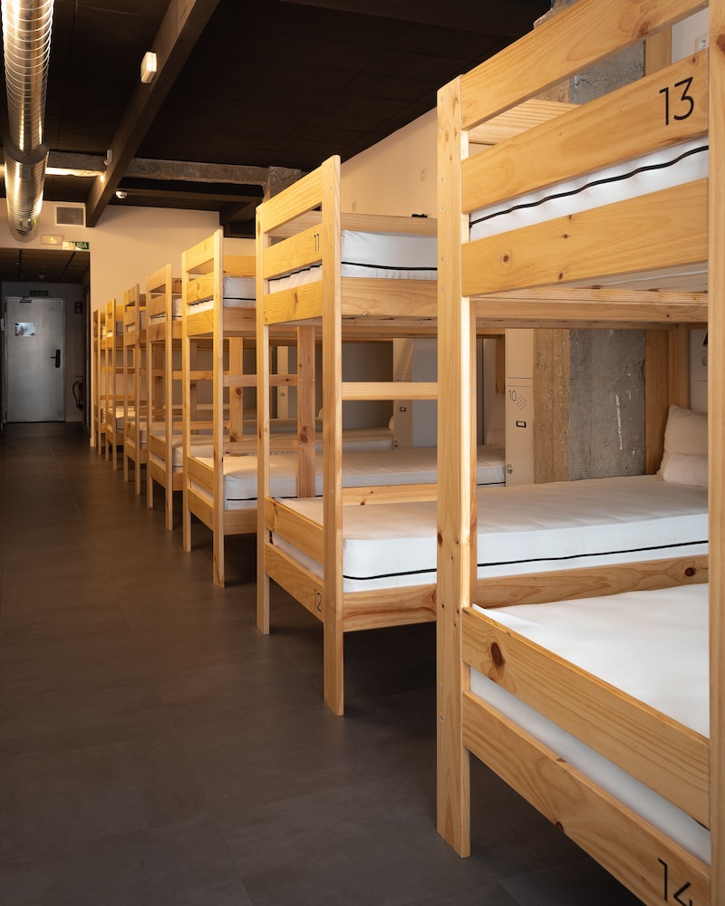Ekoos Hostel Bilbao 25/50