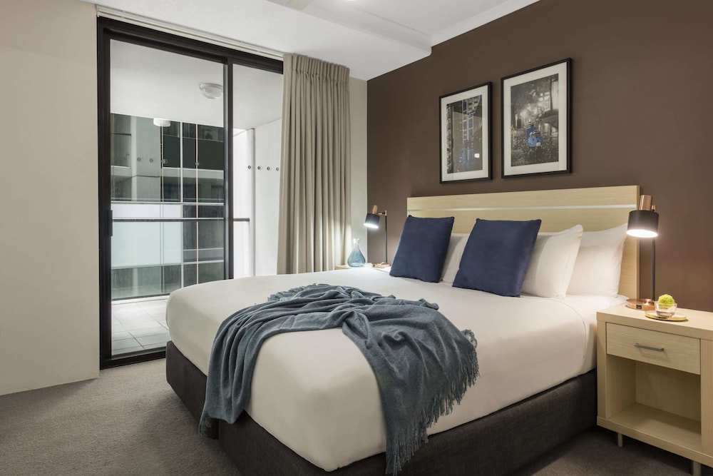 Oaks Brisbane River City Suites 17/72