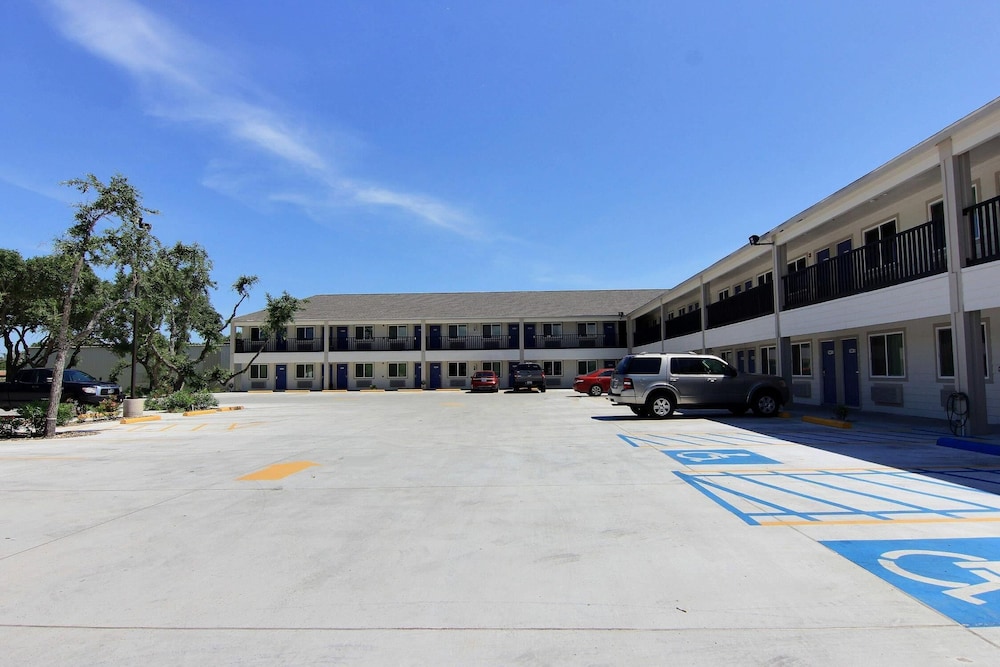 Motel6 Rockport, TX 51/58