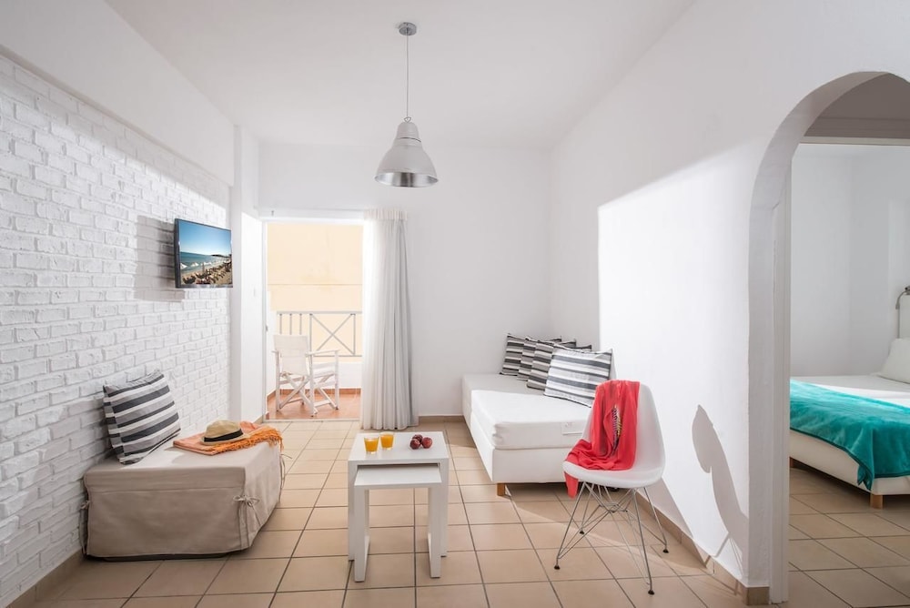 Fedra Apartments 7/27