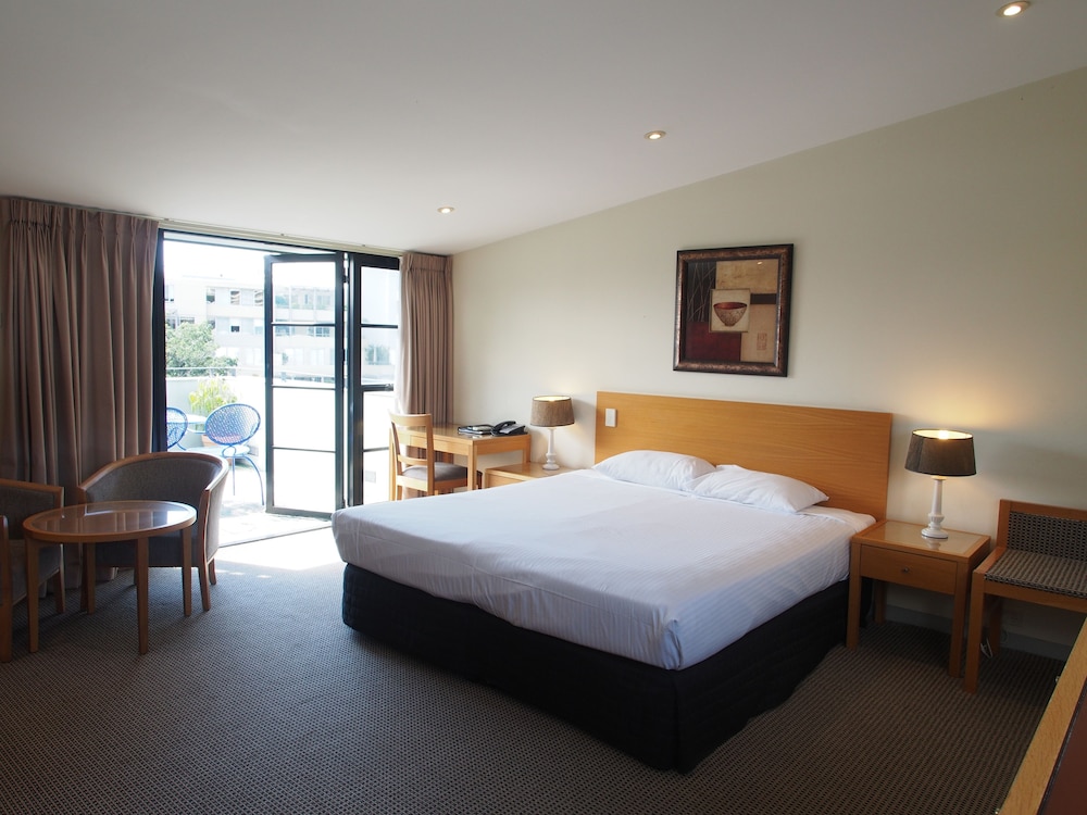 SAVOY DOUBLE BAY HOTEL 10/44