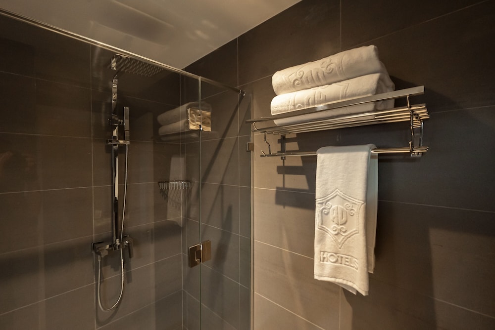 AD Hotel Pont d Hydra 34/35