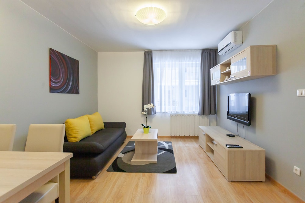 Maple Tree Apartments 33/46