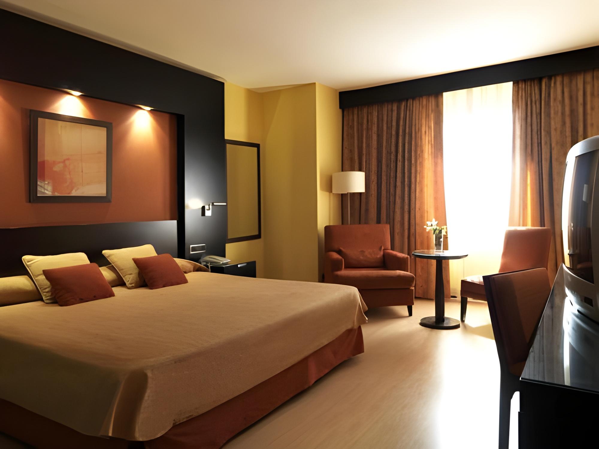 Room, Double Bed