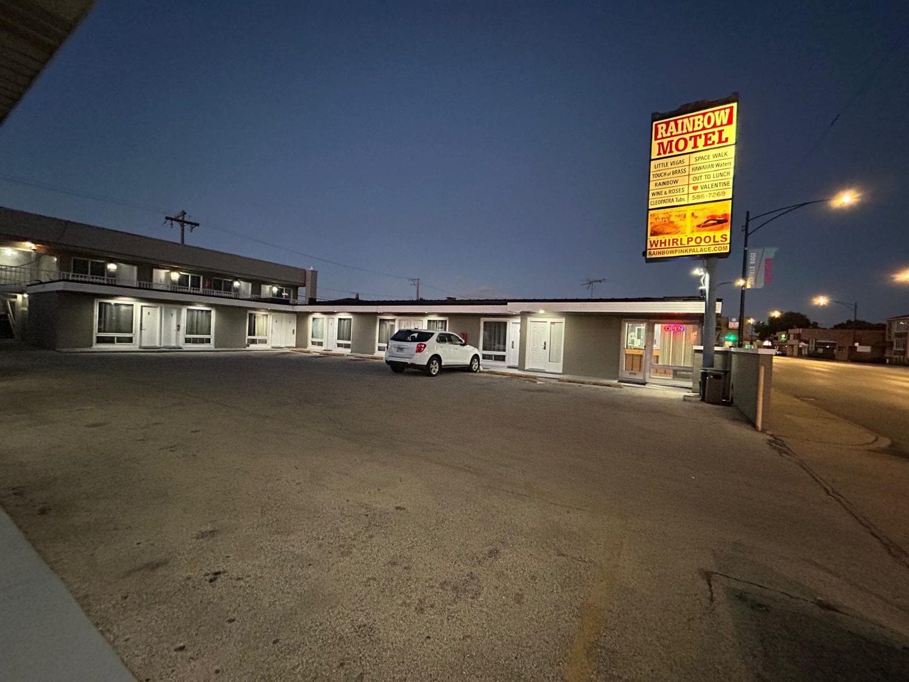 Rainbow Motel 20/26