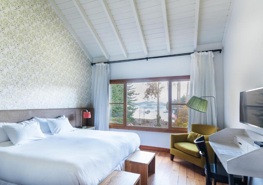 Lake, Deluxe, Double Bed