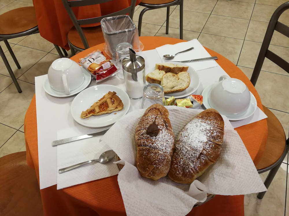 restaurant-cafeteria