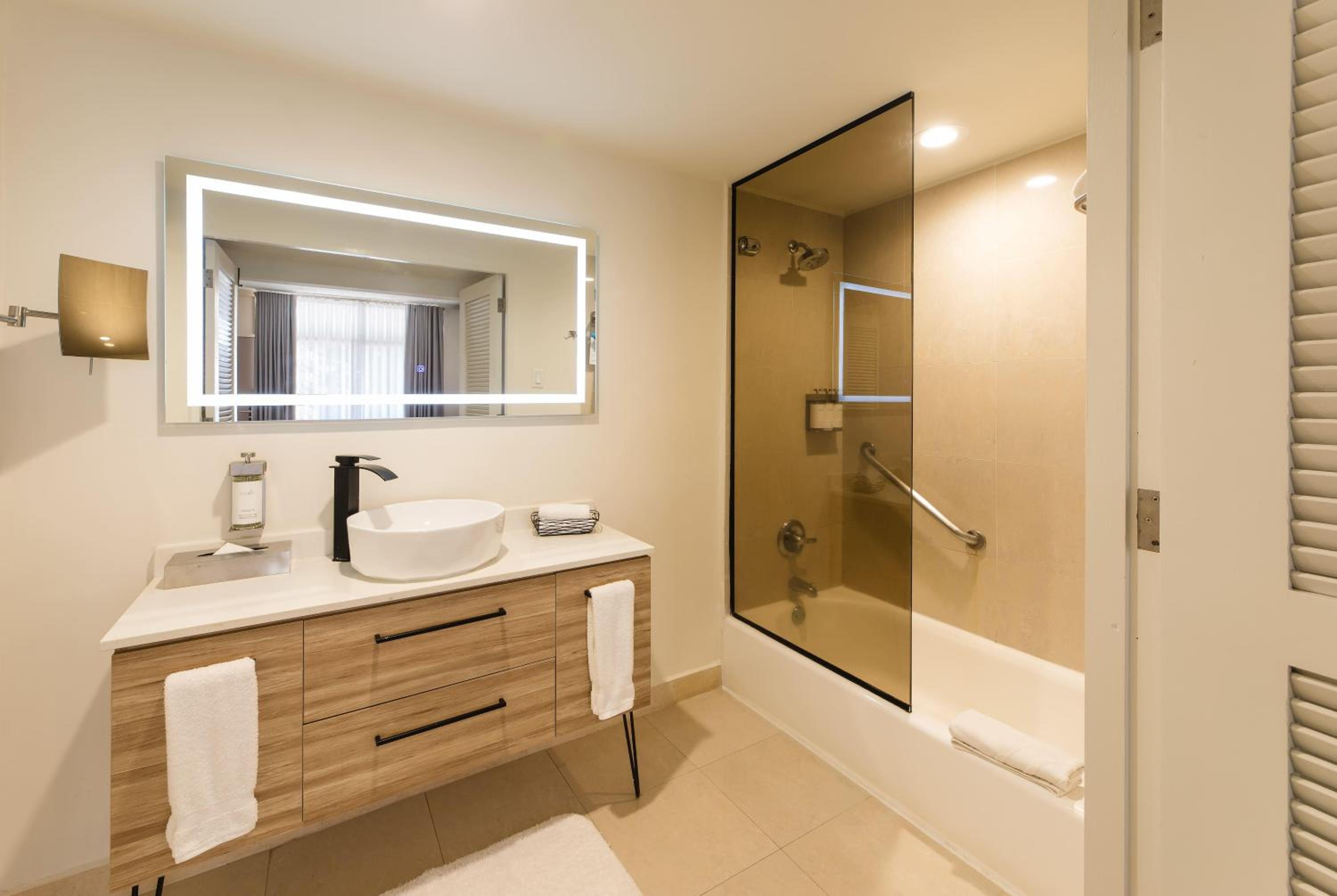 Lago, Collection, Suite, King Bed, Resort View، Wyndham Palmas Beach & Golf Boutique Resort 4/5