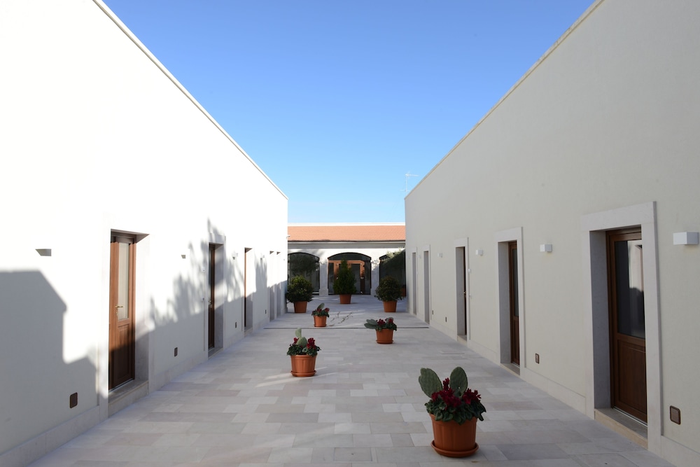 DOMUS ANTIQUA RESIDENCE 7/61