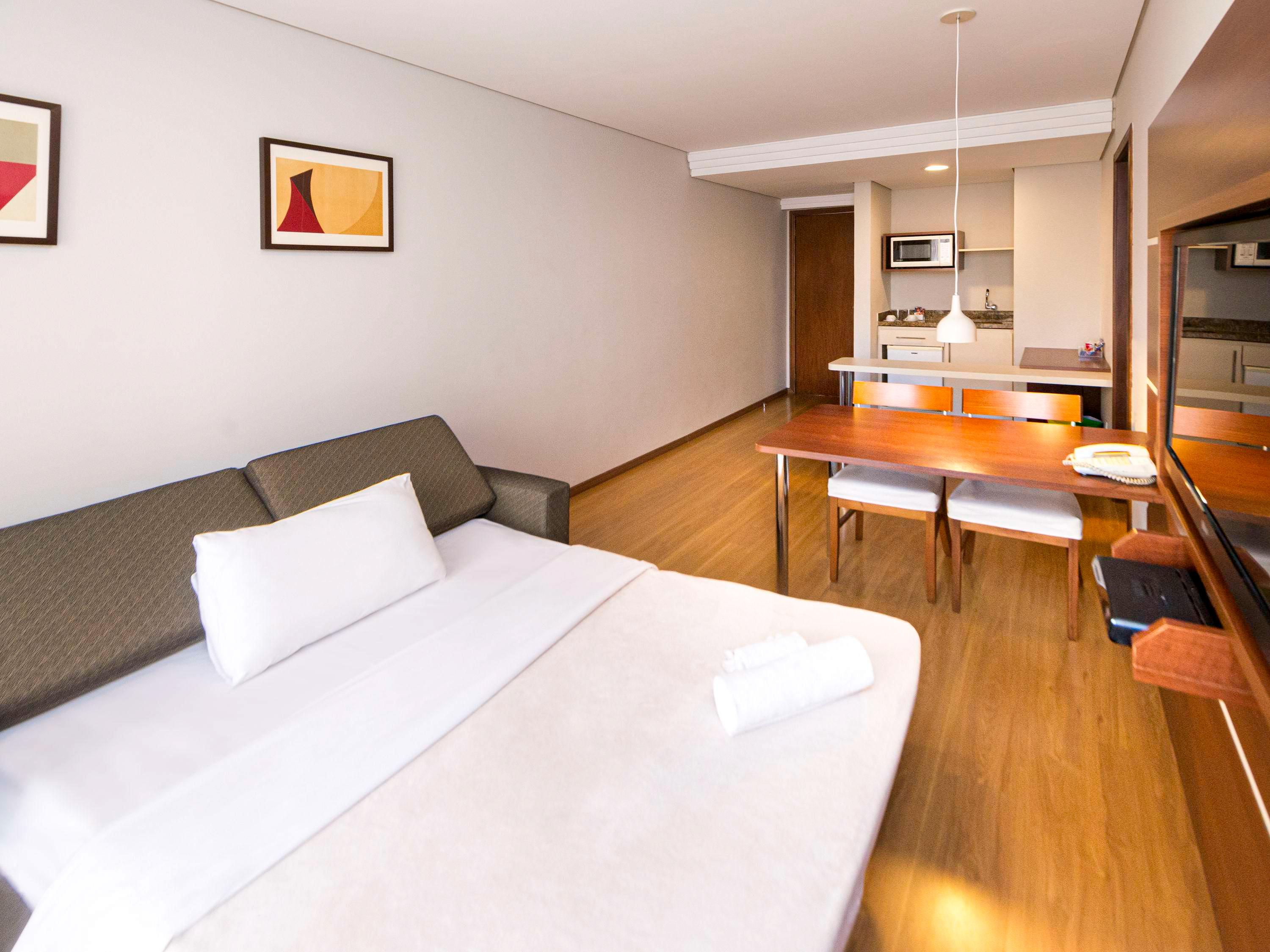 SUPERIOR, TWIN BEDS, SOFA