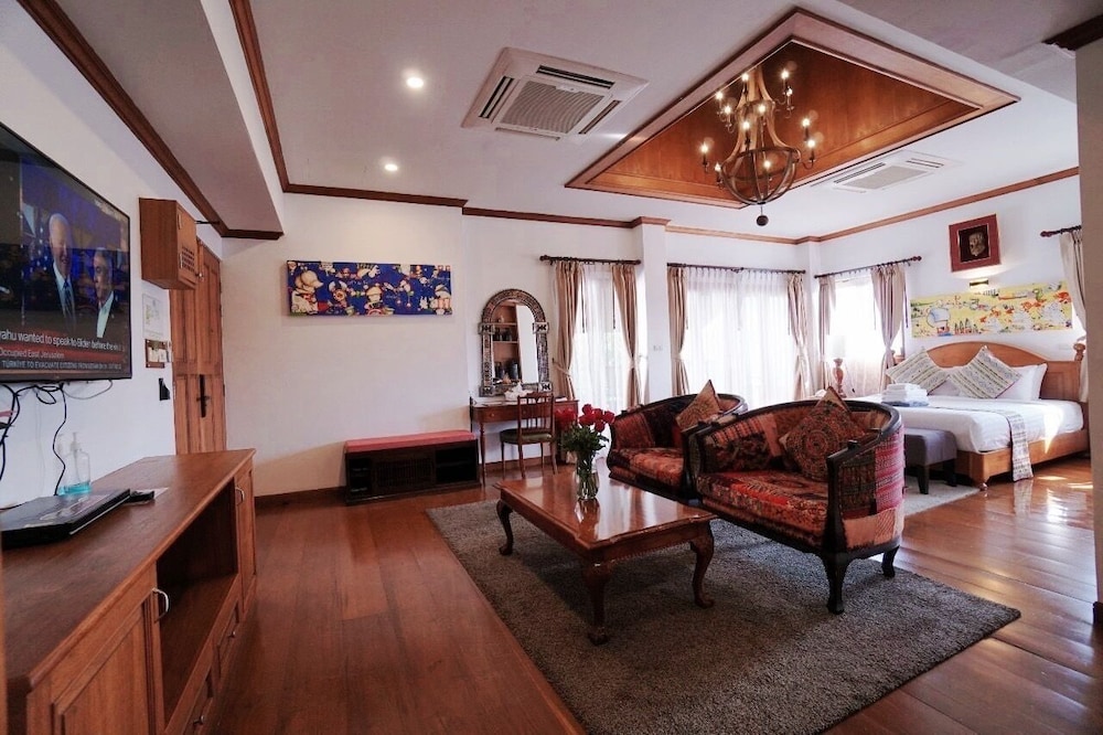 Baan Huen Phen 42/69