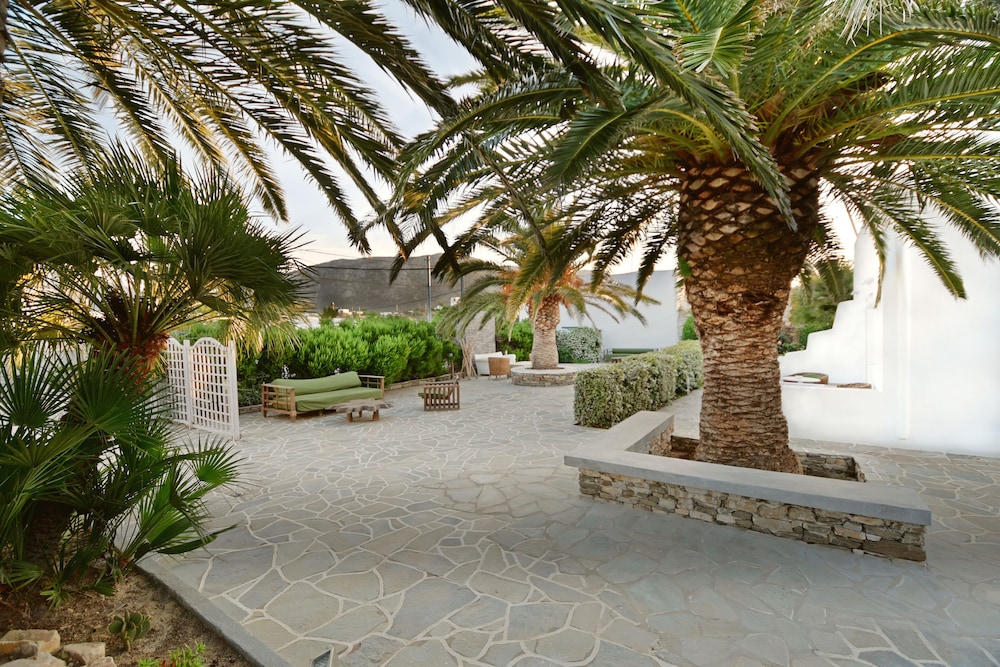 Smaragdi Hotel 47/56
