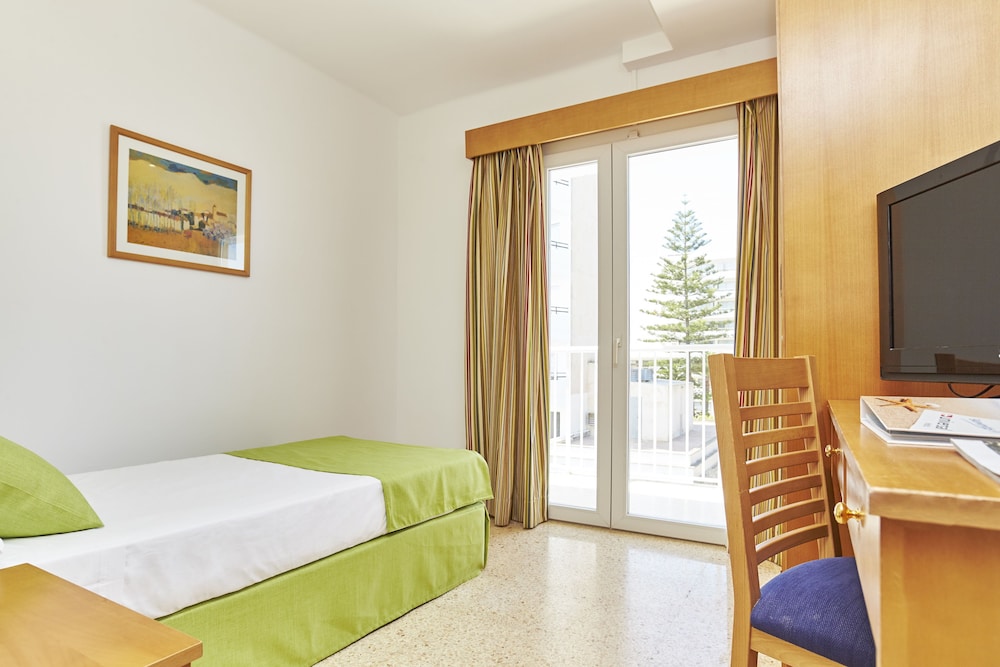 Universal Hotel Bikini 28/66