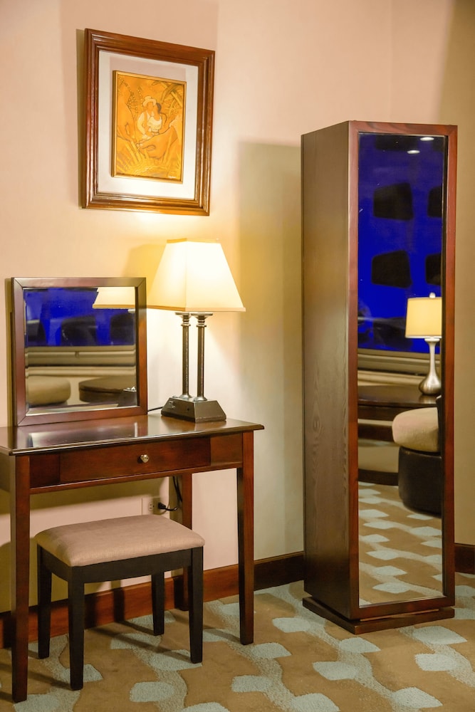 Plaza Juan Carlos Hotel 43/63