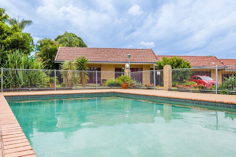 Aspley Carsel Motor Inn 4/60
