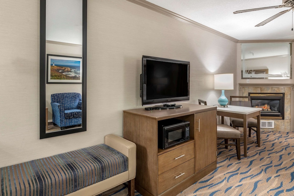 Elizabeth Oceanfront Suites Ascend Hotel Collection 42/46