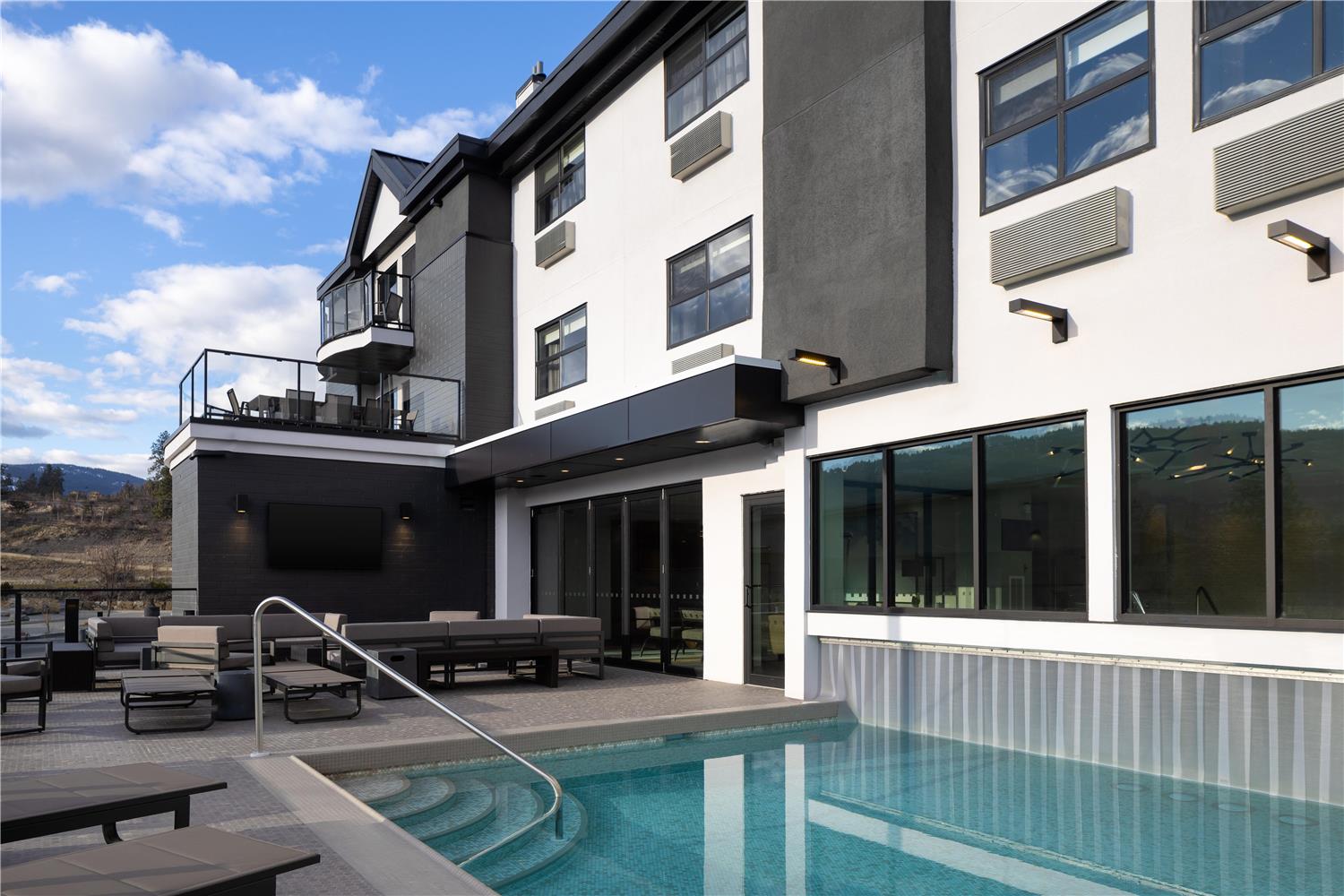 DoubleTree by Hilton West Kelowna 32/34