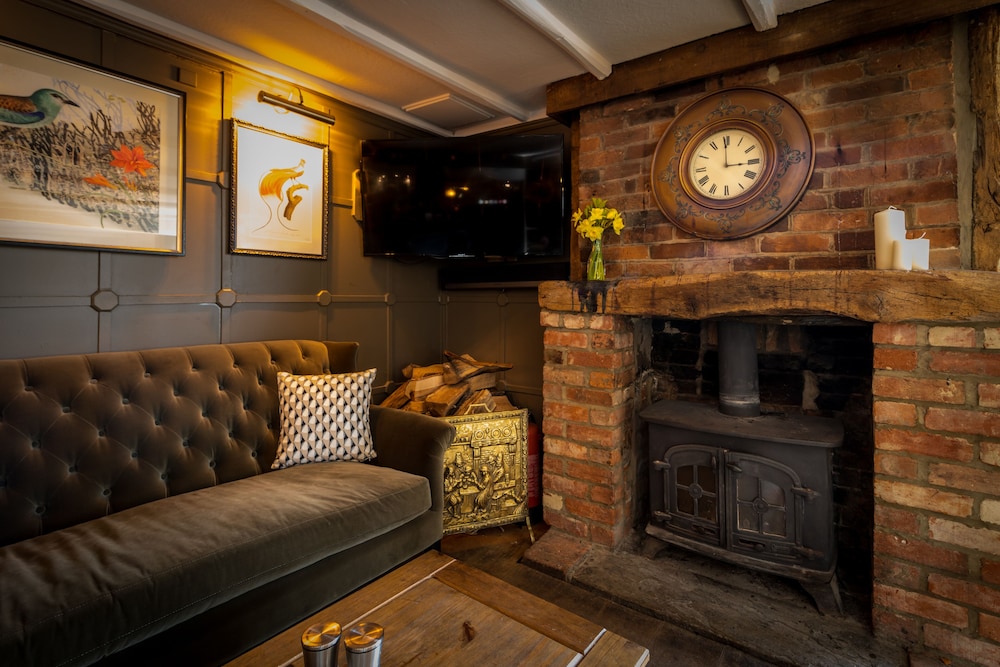 The Queens Arms Hotel 19/32
