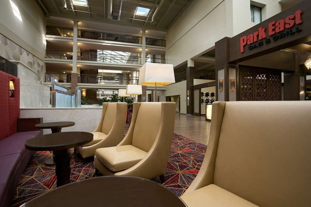 Embassy Suites by Hilton Cleveland Beachwood 29/55
