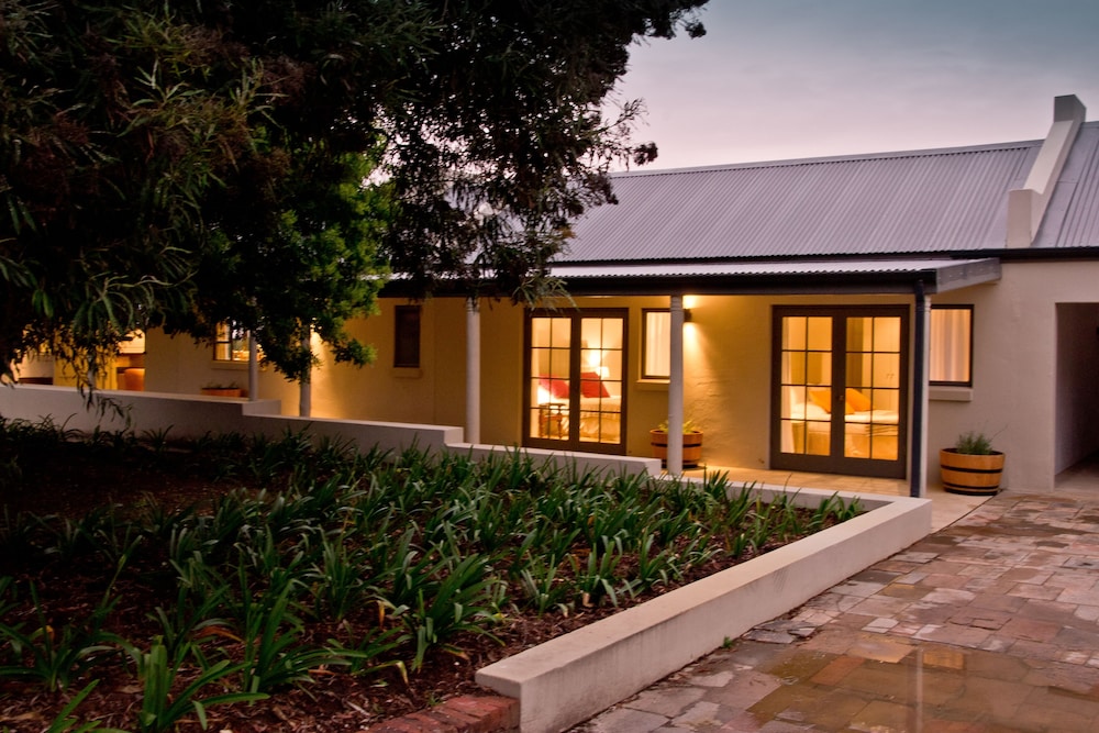 Rare Earth Country House 23/28