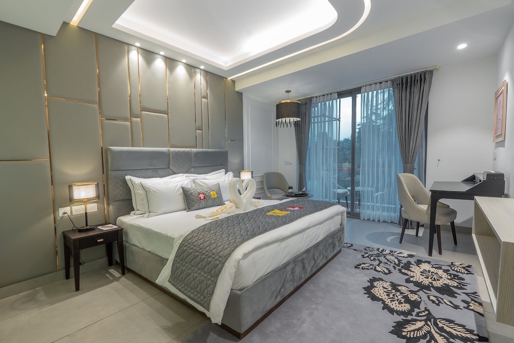 Mastiff Select Mandavya Dharamkot, McLeodganj 21/61