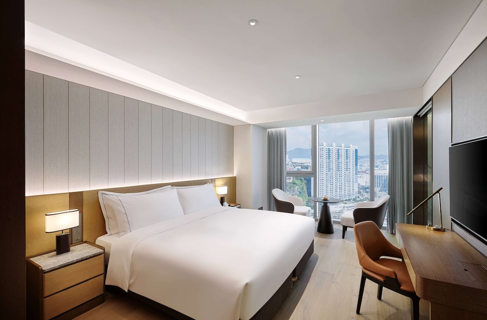 PREMIUM, KING BED, CORNER