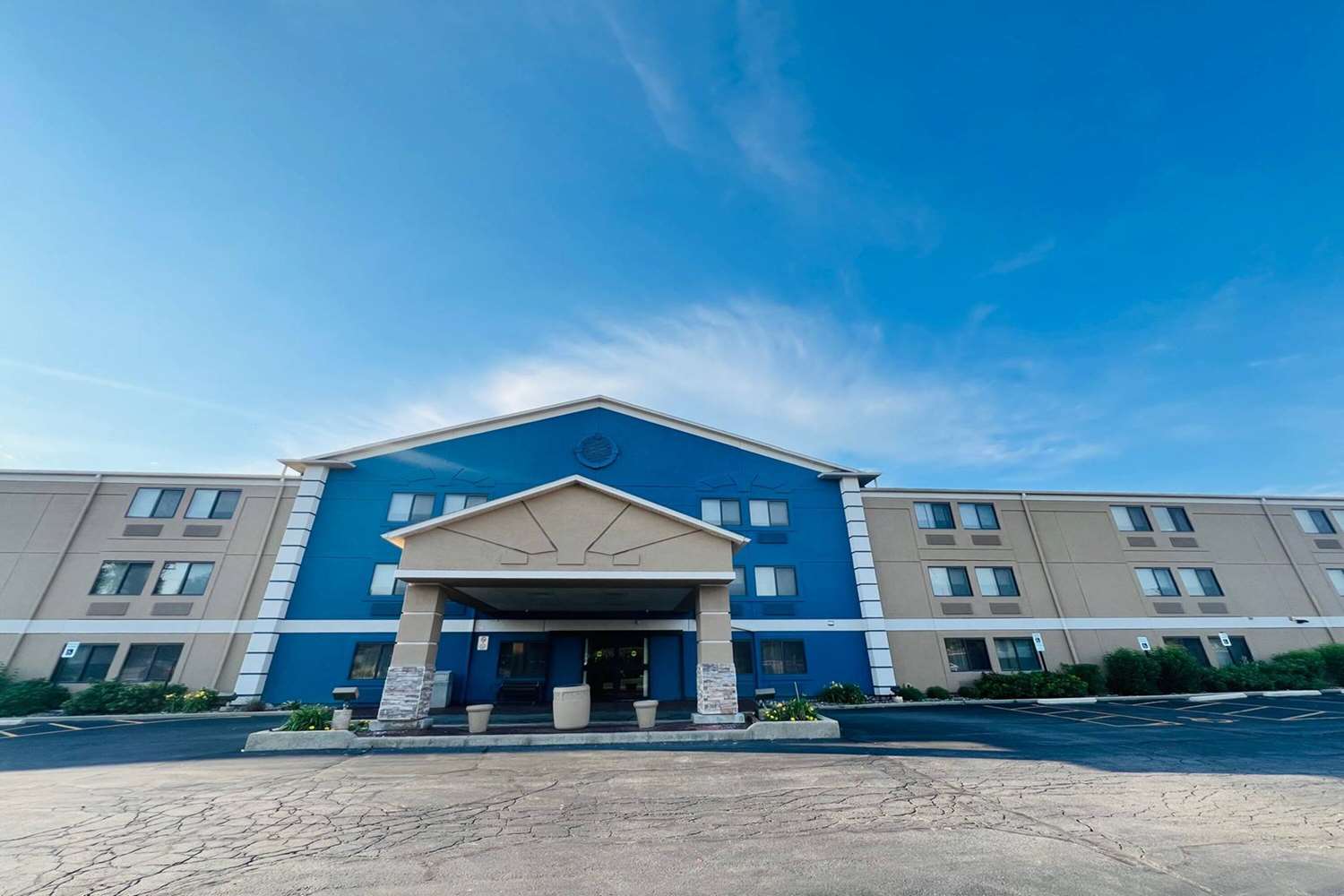 AmericInn by Wyndham Glendale/Milwaukee 3/28