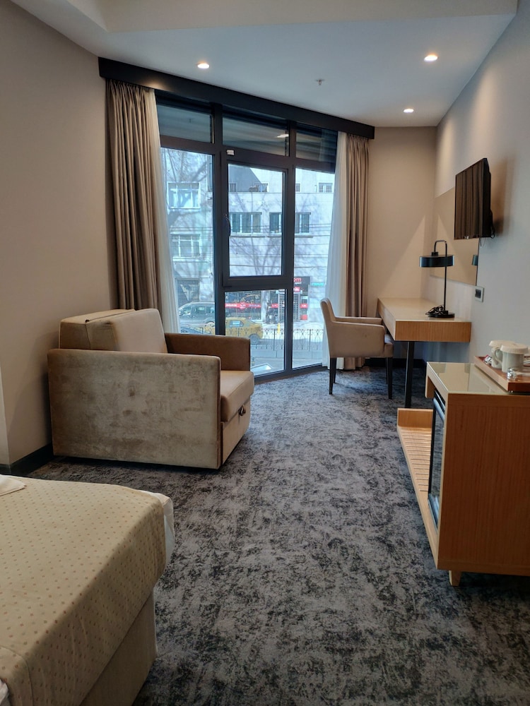 Triada Hotel Karakoy 47/65