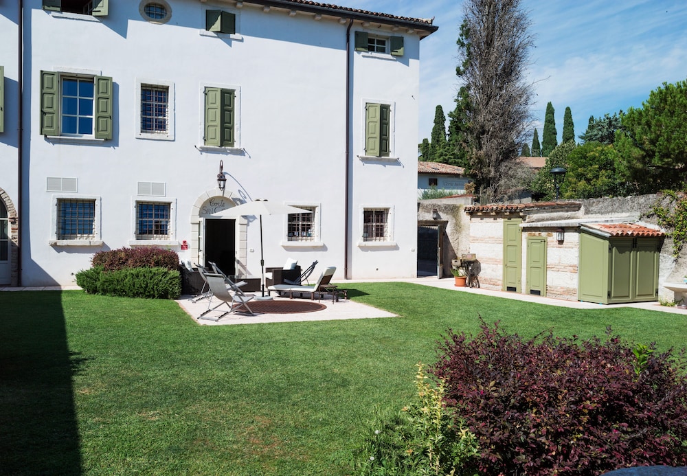 Residence Corte San Carlo 38/50