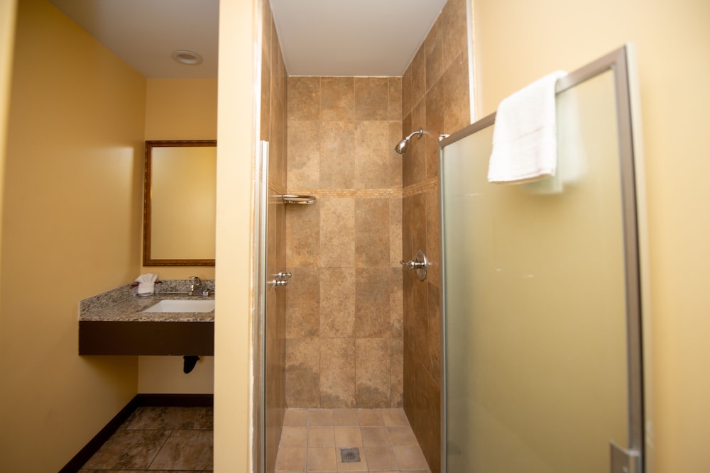 Casa Bella Inn- Huntington Park 23/26