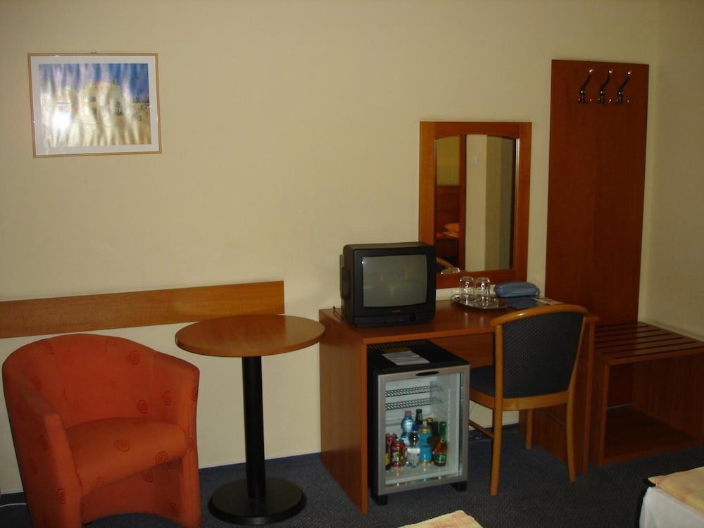 Tisza Alfa Hotel 36/48