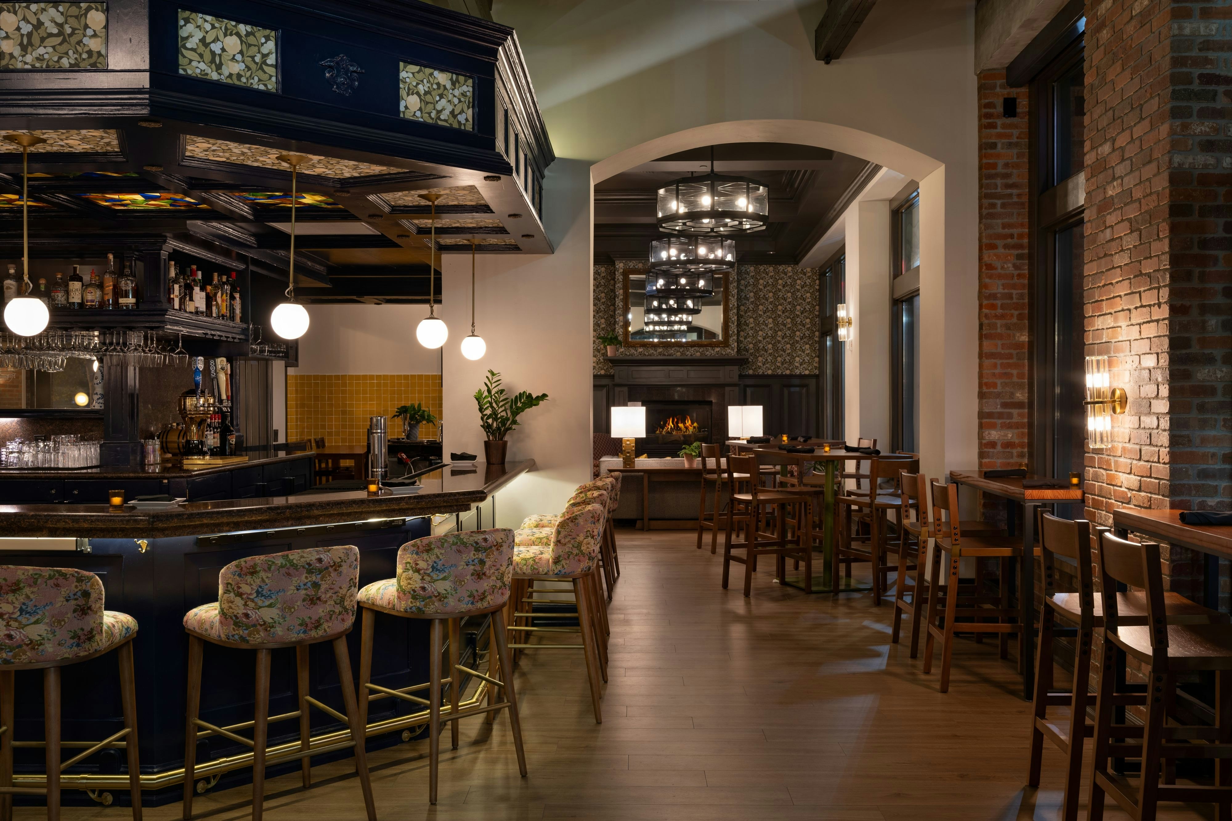Carlton Hotel 44/60