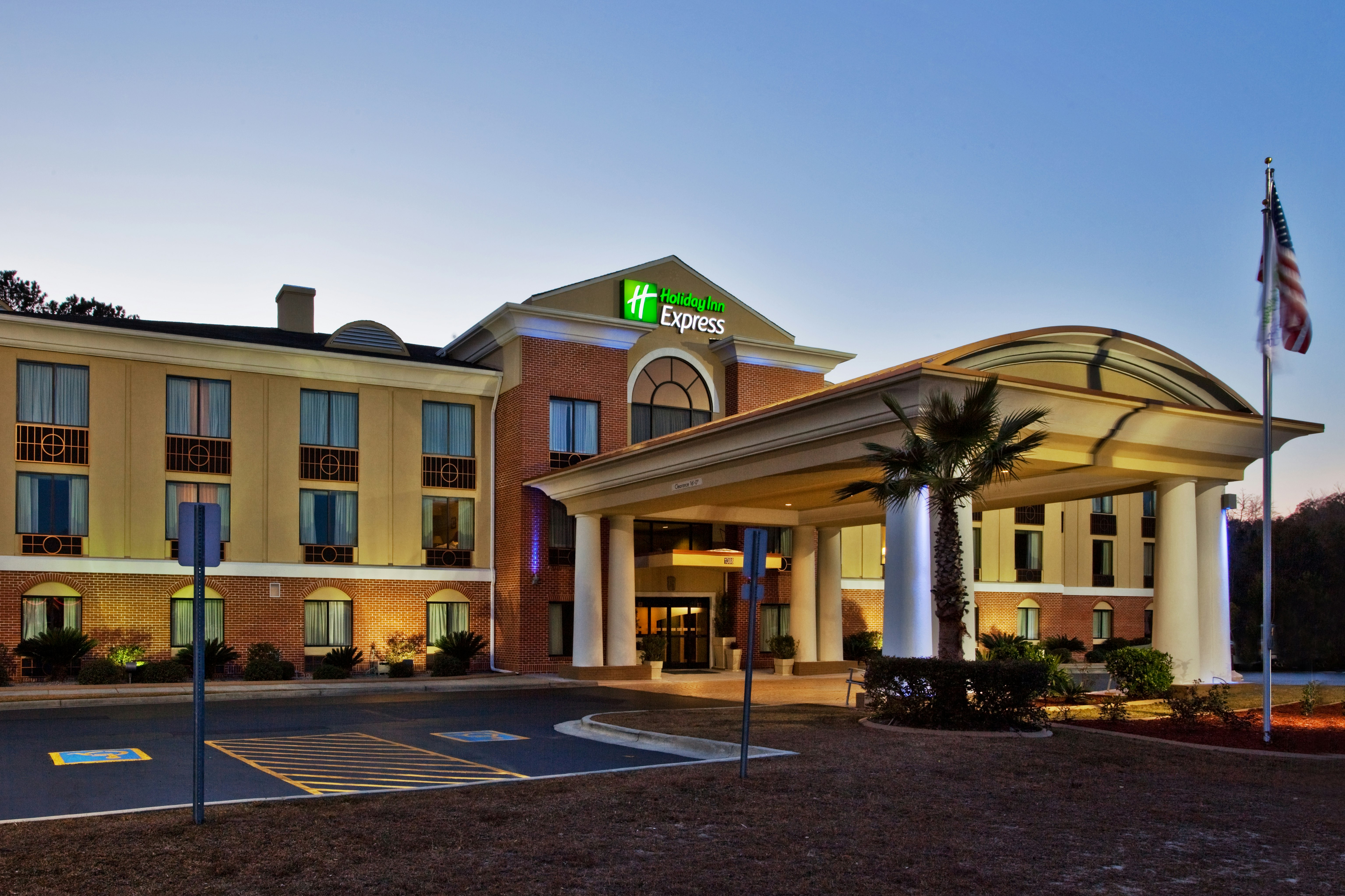 Holiday Inn Express Suites Hinesville East Fort Stewart 45/50
