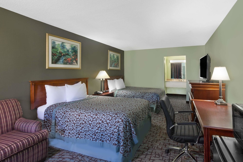 Days Inn By Wyndham Mccomb Ms 8/30