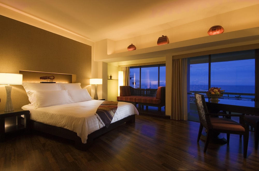Pullman Phuket Karon Beach Resort 25/80