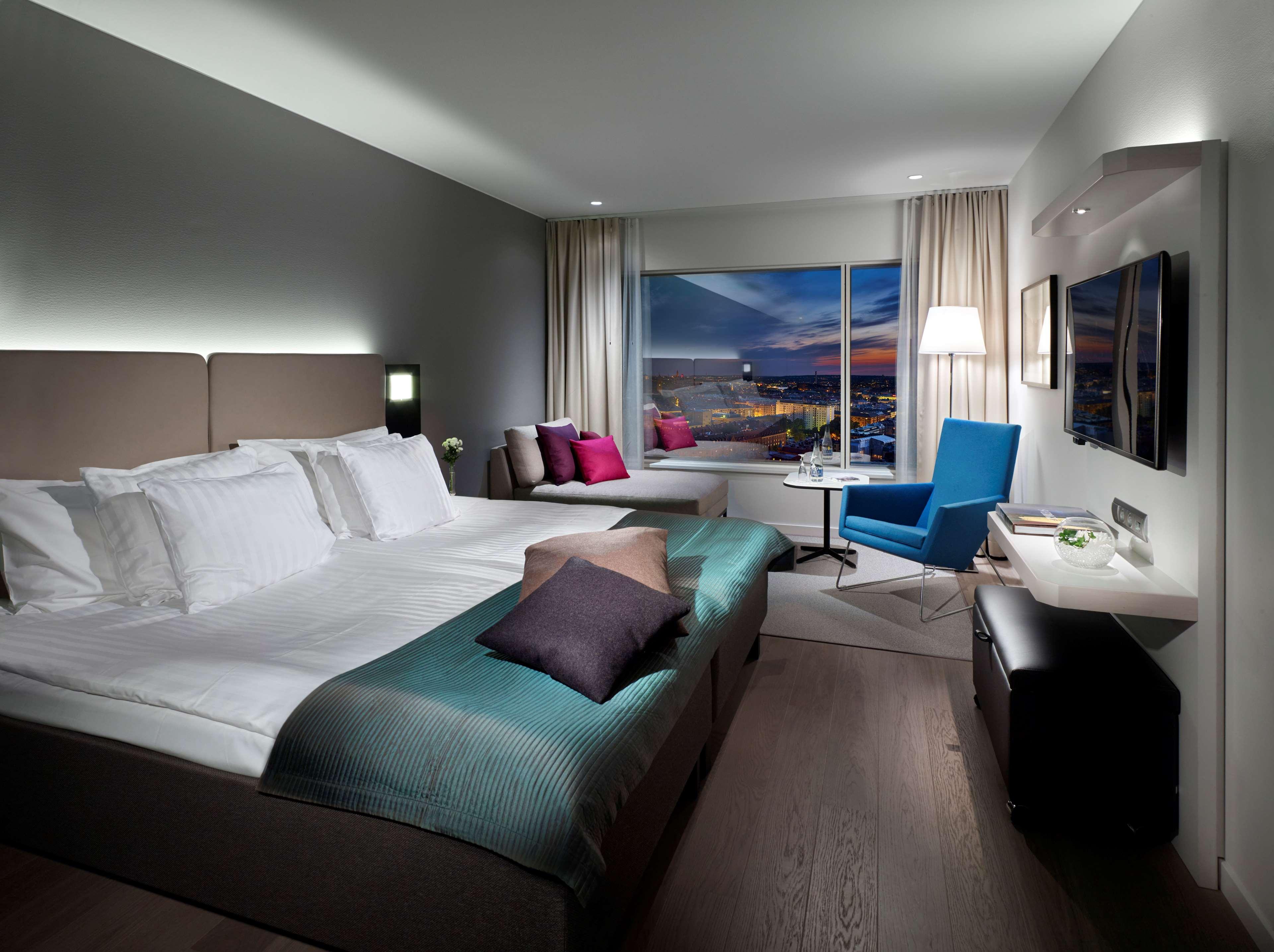 Room, Sky View