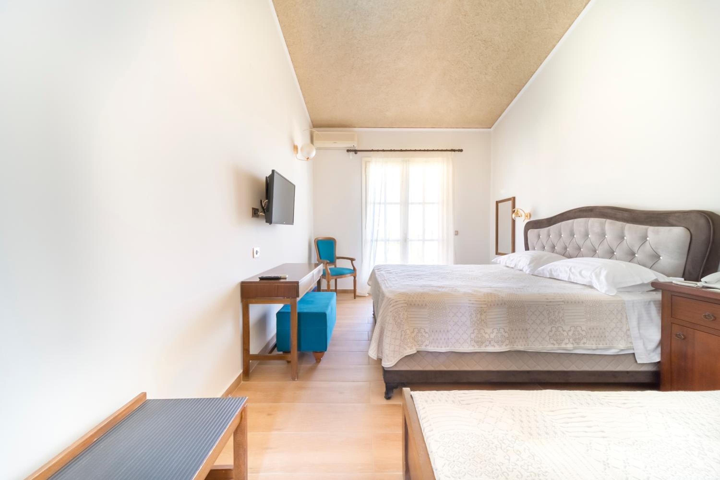 غرفة ديلوكس بسرير مزدوج بإطلالة على البحر، Hotel Agia Markella 3/10