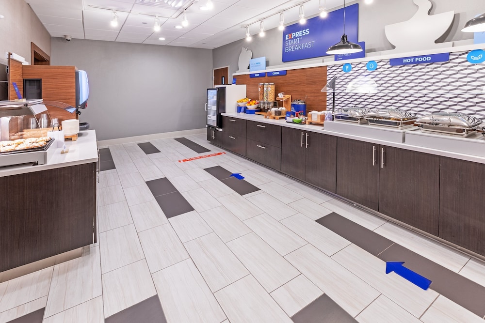 Holiday Inn Express Suites Stafford Nw Sugar Land An Ihg Hotel 14/56