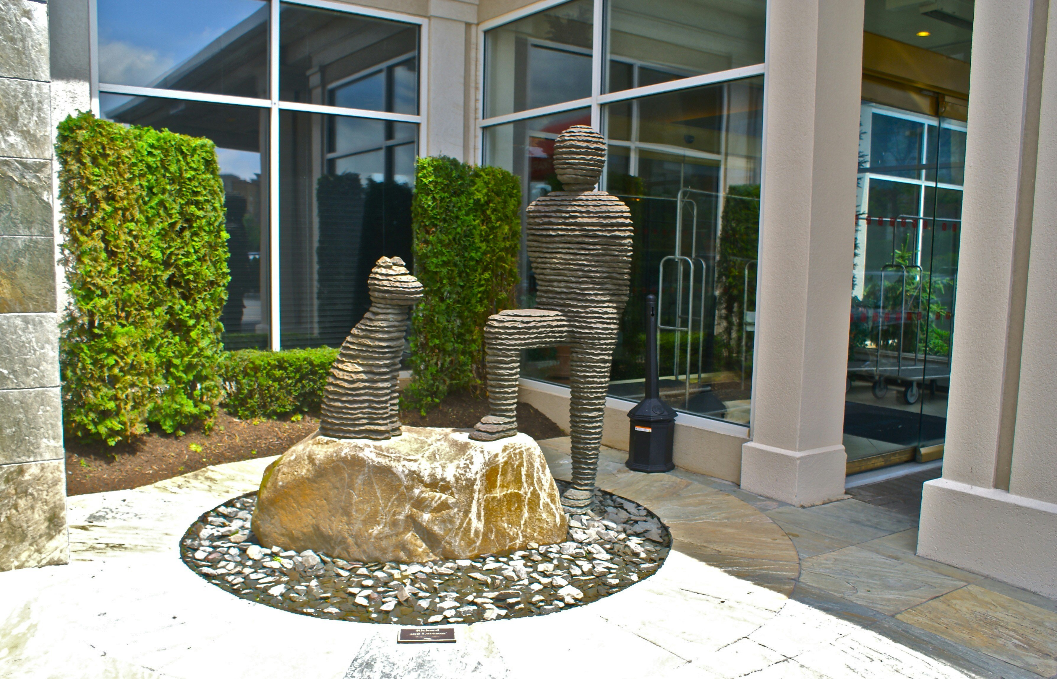 Hilton Garden Inn New York/Staten Island 48/50