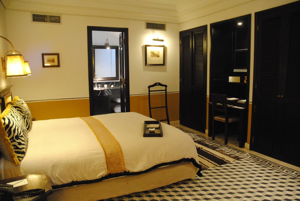 CLASSIC, DOUBLE BED, COURTYARD VIEW