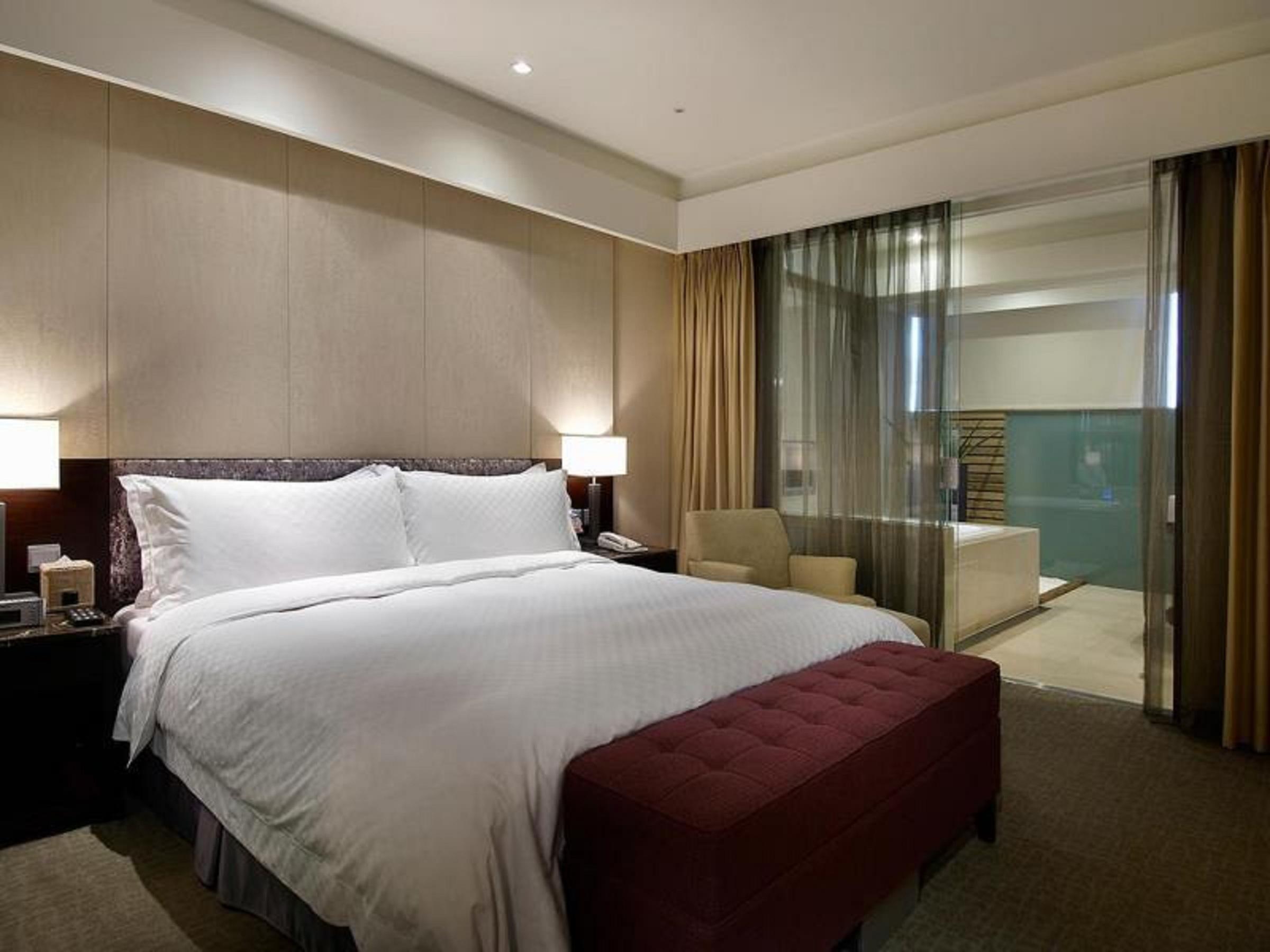 Deluxe, Double Bed