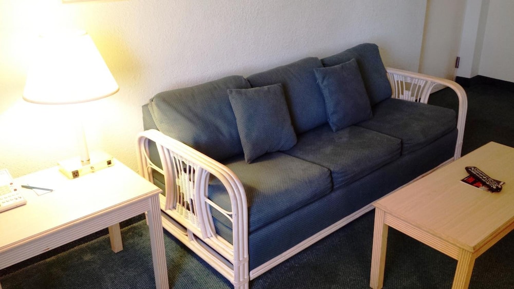 Cocoa Beach Suites 27/33