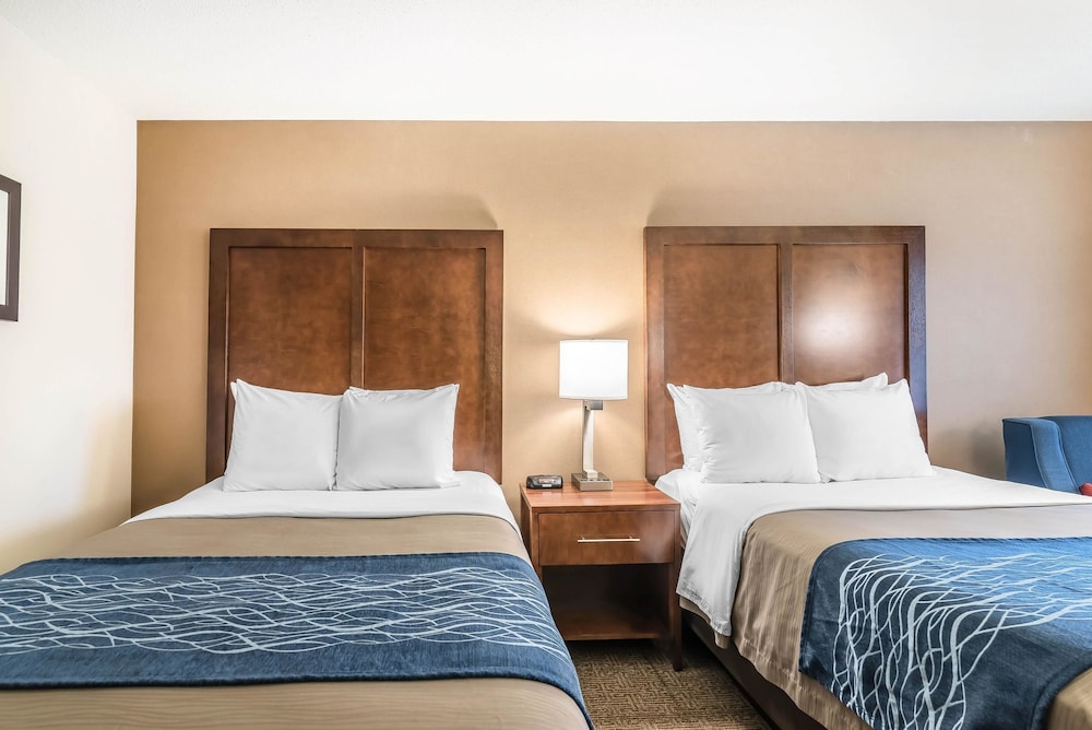 غرفة قياسية بسريرين مزدوجين، Comfort Inn Concord South End 2/5