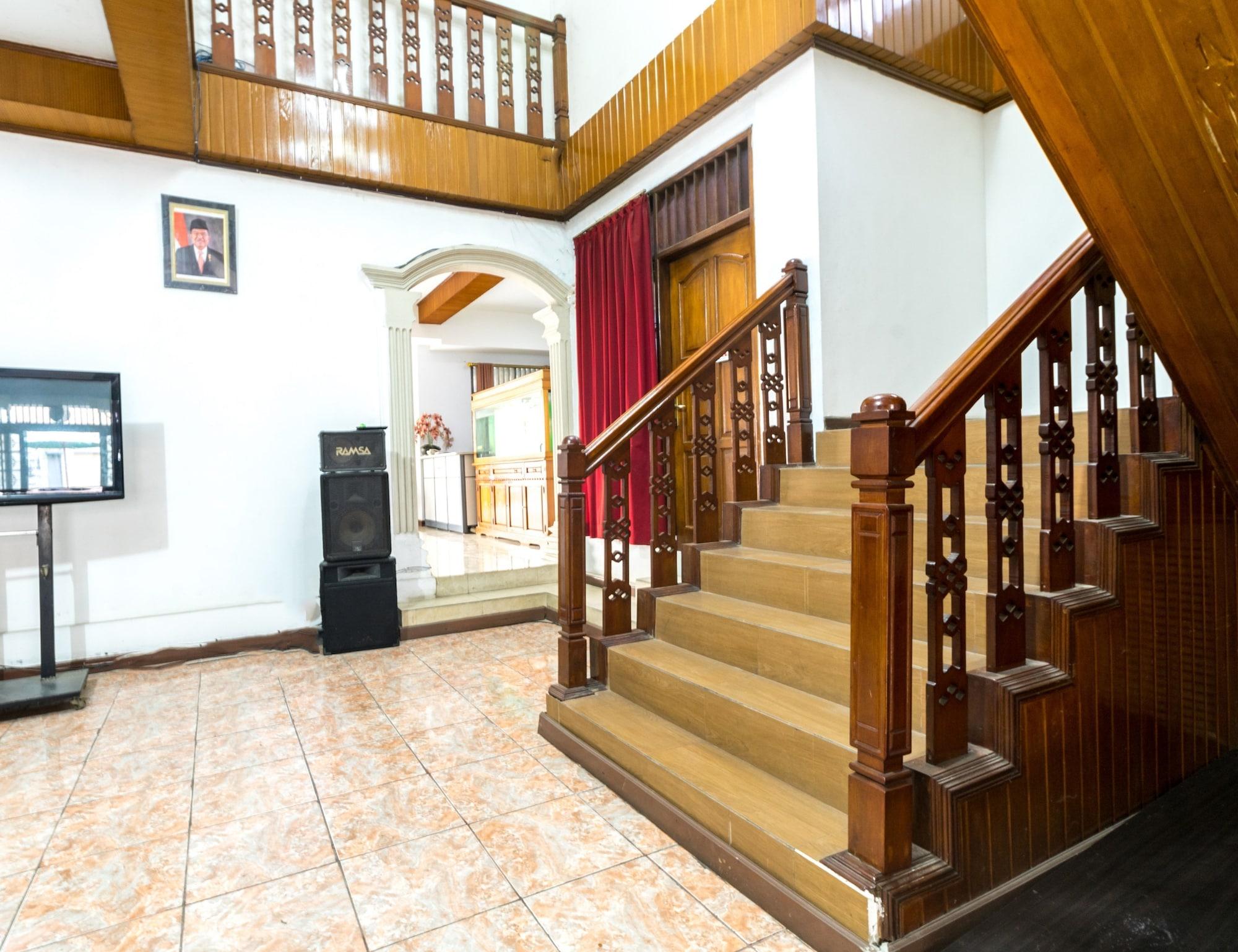 OYO 1421 Kasmaran Guest House Syariah 6/32