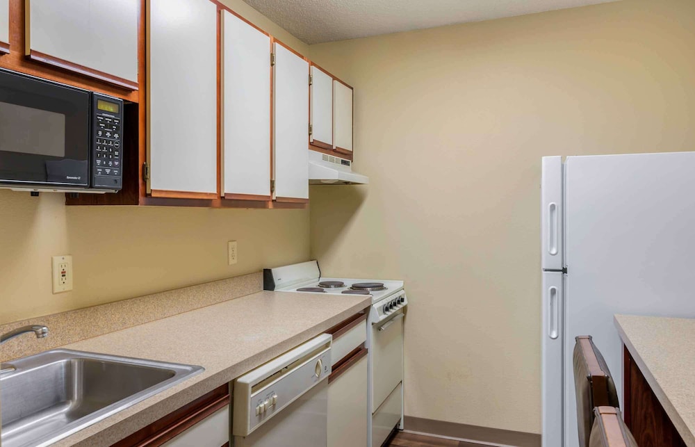 Extended Stay America - Omaha - West 48/52
